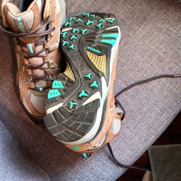 Columbia Mid Hiking Boots Women - Picture 7 of 7